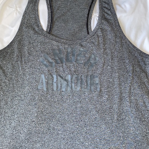 Large under armour tank - Picture 2 of 4